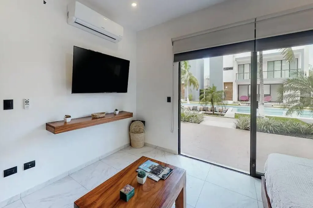 Contemporary Poolside Condo, Wi-Fi - Paraiso Kaanal 101 Tulum 0*,  Meksyk